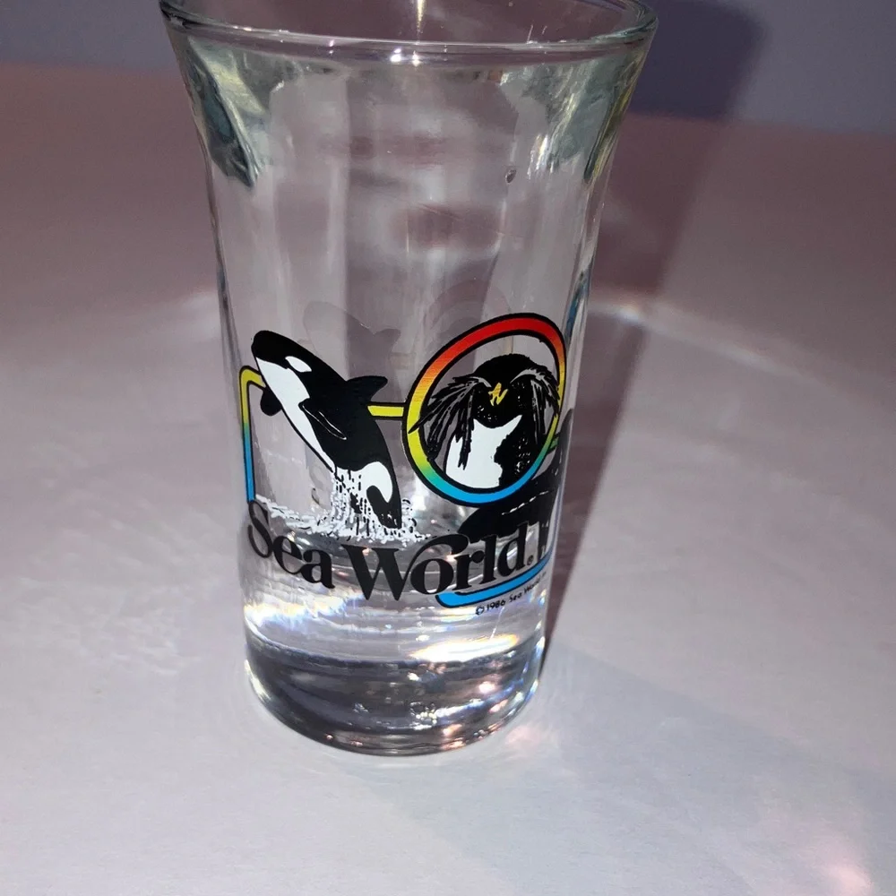 SeaWorld Themed Clear Tall Shot Glass‎